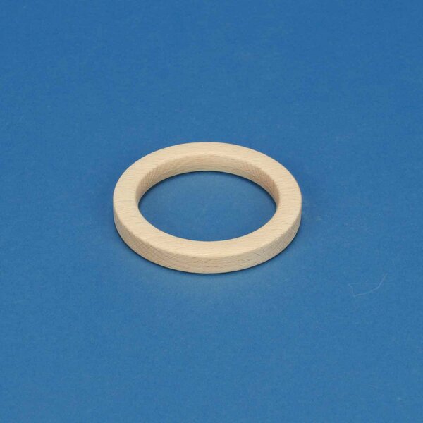 Ring made of beechwood Ø 8,3 x 1,1 cm