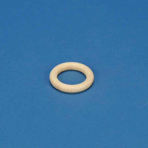 wooden ring made of beechwood Ø 4,7 x 0,8 cm