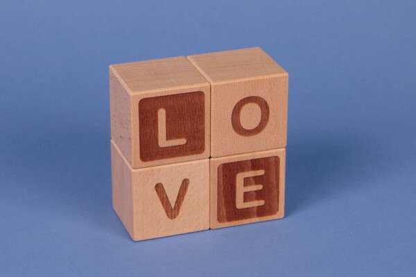 Buchstabenwürfel " LOVE "