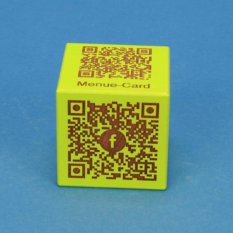 Unsere Empfehlung: QR-Code-Würfel mit 4C-Digitaldruck und Lasergravur